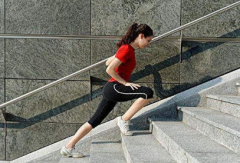赛乐赛减肥期间，爬楼梯也有助于我们减肥